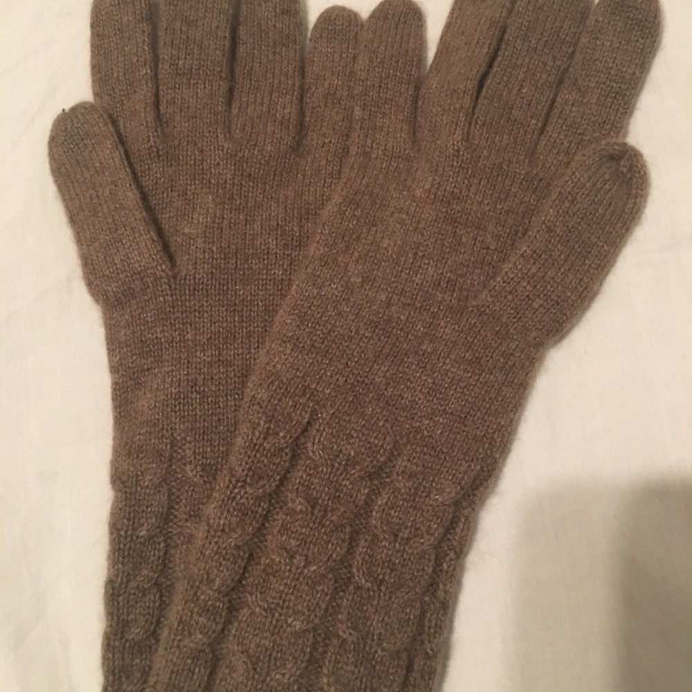 New without tags cashmere gloves